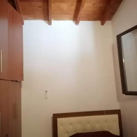 Xhindi Hotel 3*