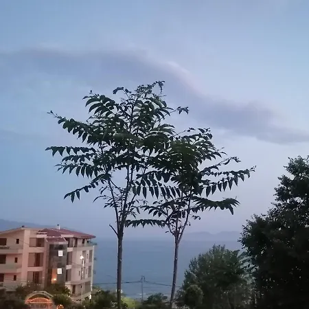 Xhindi מלון 3*